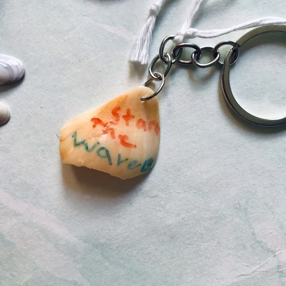 Handmade Shell art keychains - Picture 2 of 6